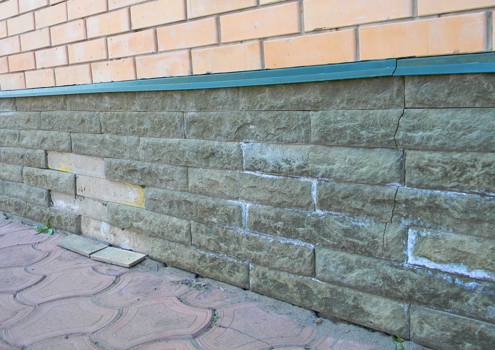 Bad,condition,of,wet,foundation,walls.,mineral,efflorescence,and,foundation